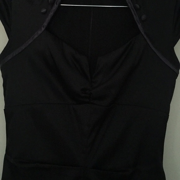 Black dress - Picture 4 of 7